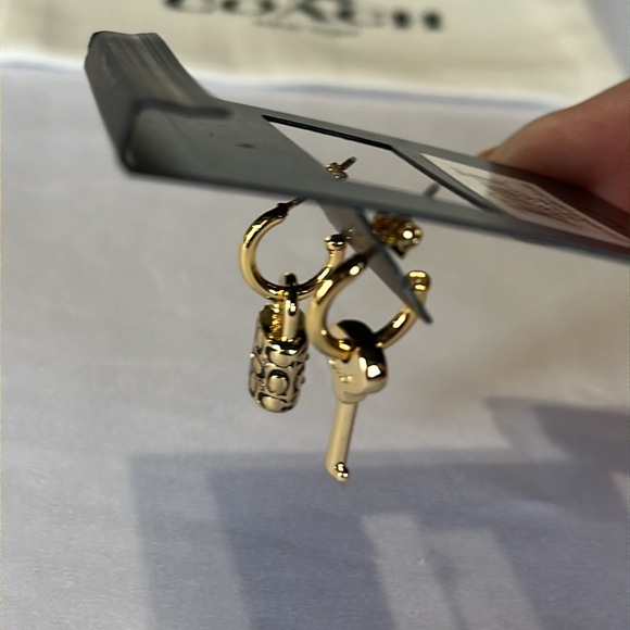 Coach Quilted Padlock Key Mismatch Earrings NWT - Picture 6 of 6